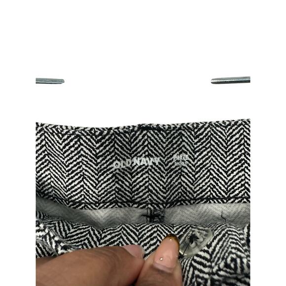 Old Navy Black White Herringbone Career Straight Leg Pixie Dress Pants Size 6 - Picture 3 of 13